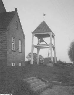 S2 Witt Nr. 516, Burhafe, Glockenturm, Mai 1954, 1954